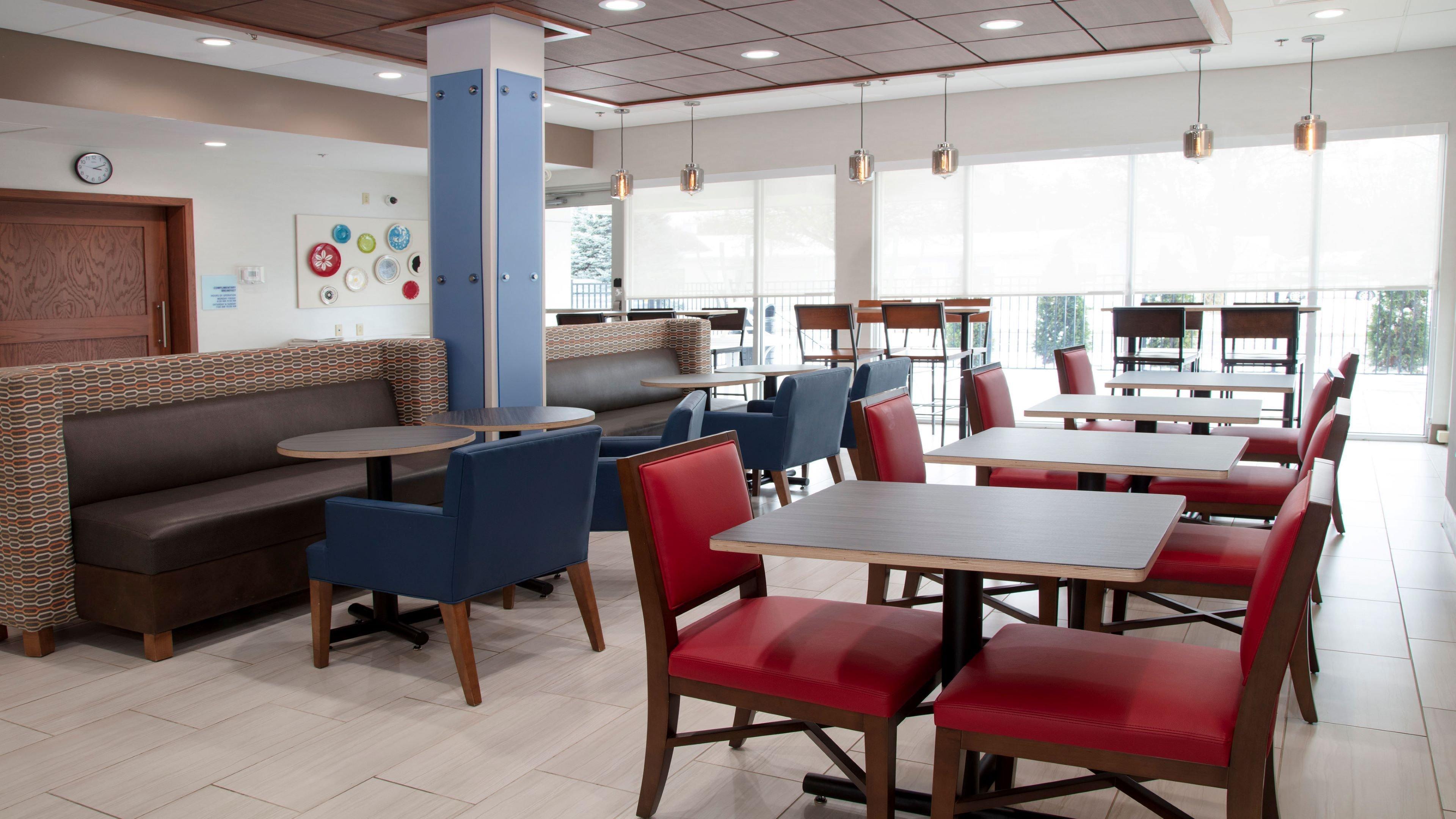 Holiday Inn Express & Suites - Marion By Ihg Exterior photo